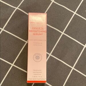 Opaleze Brightening Serum - Pink